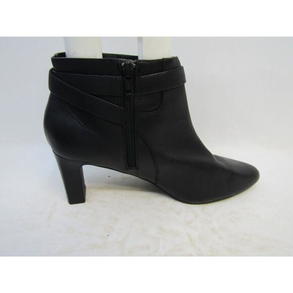 RALPH LAUREN Womens Size 10 B Black Leather Zip Buckle Ankle Fashion Boots - Picture 4 of 11
